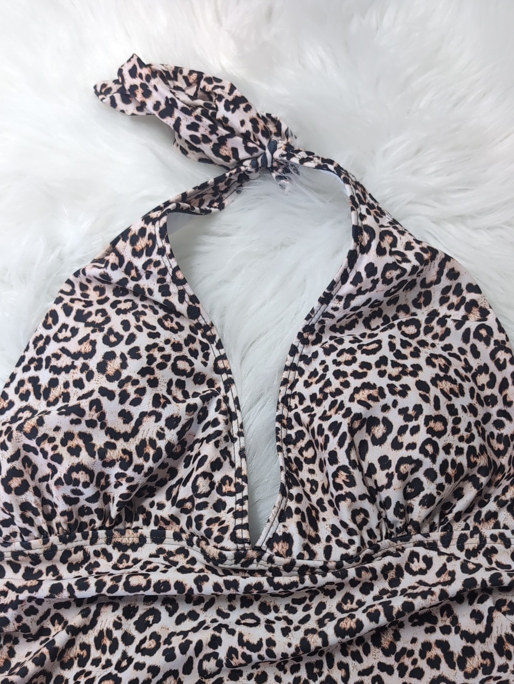 🆕 Chic Women's One Piece Halter Neck Leopard Print Swimsuit, Ruched Belly 🐆 - Picture 9 of 15